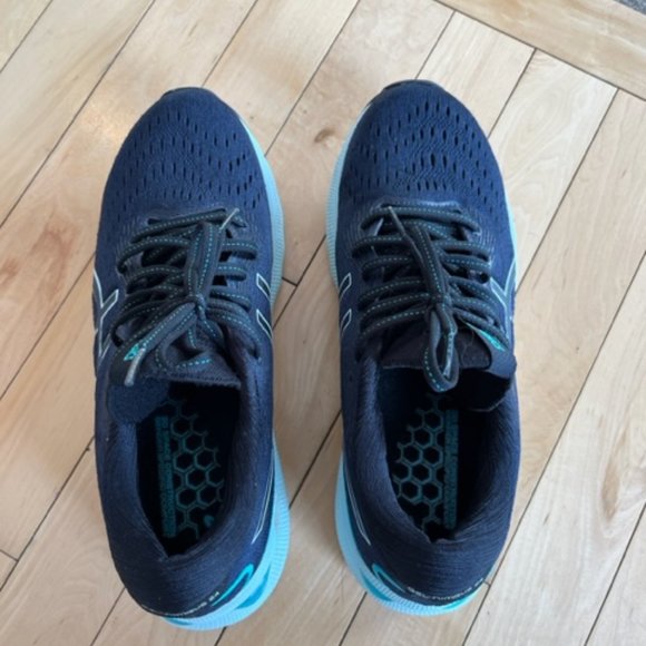 Asics Gel Nimbus 24 Shoes - Picture 2 of 2